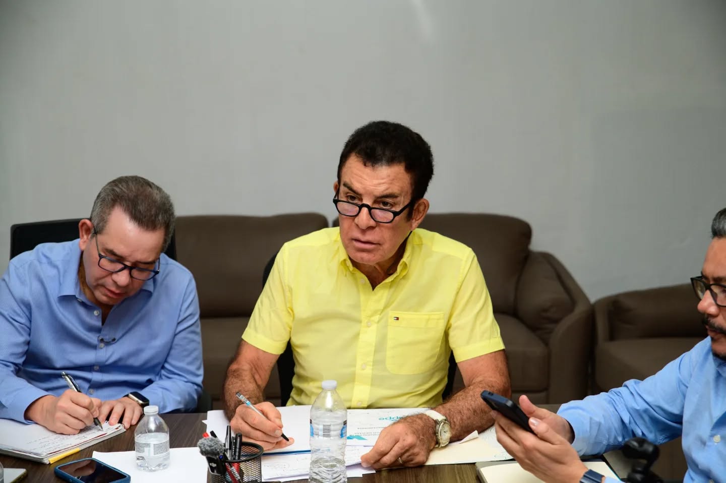 Nasralla acusa al gobierno de Honduras de usar el COVID-19 para reprimir protestas Nasralla acusa al gobierno de Honduras de usar el COVID-19 para reprimir protestas