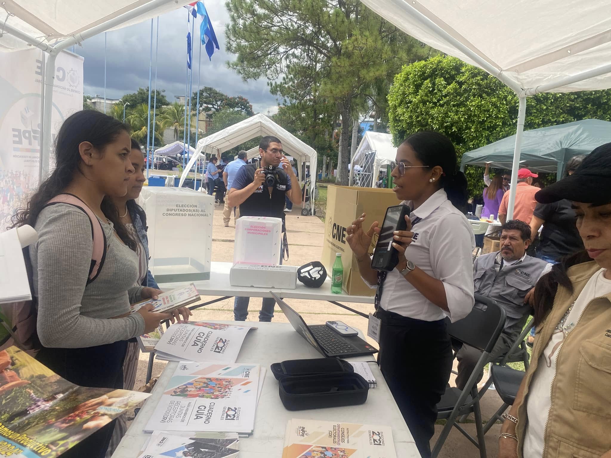 Denuncias por presunto fraude electoral agitan el panorama político en Honduras Denuncias por presunto fraude electoral agitan el panorama político en Honduras
