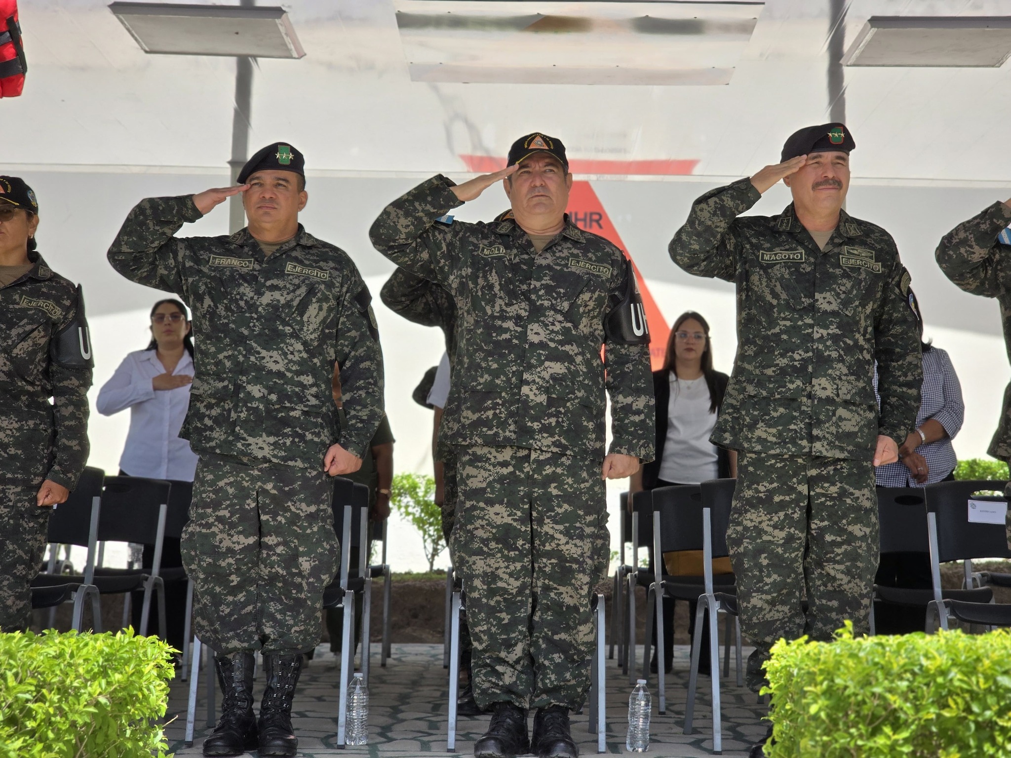 Debate sobre politización de las Fuerzas Armadas en Honduras tras rumores de fractura militar