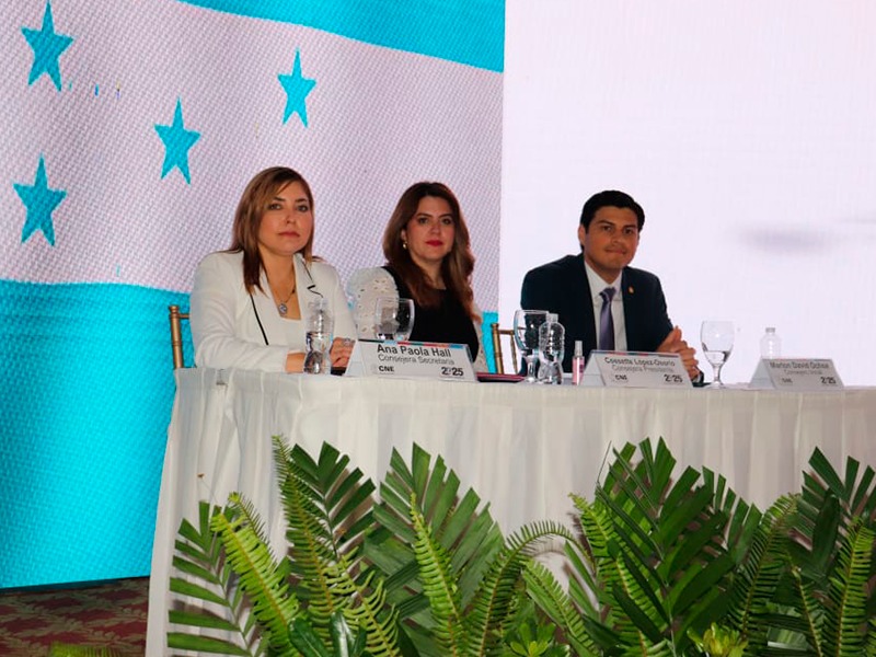 Fraude electoral en Honduras: expertos analizan maniobras en el CNE Fraude electoral en Honduras: expertos analizan maniobras en el CNE